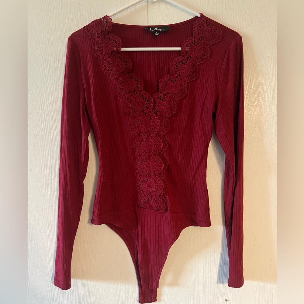 Lulu's Burgundy Ribbed Lace-Trim Long-Sleeve Bodysuit